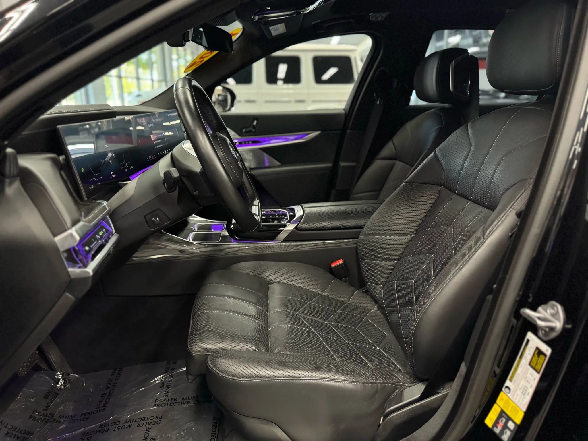 Used 2024 BMW i7 xDrive60 w/ Executive Package image 13