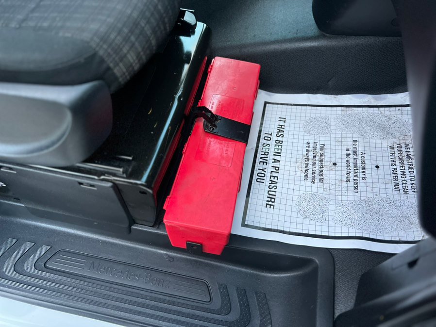 Used 2020 Mercedes-Benz Metris Kargo Master Shelves /Partitio w/ Safety Package image 26