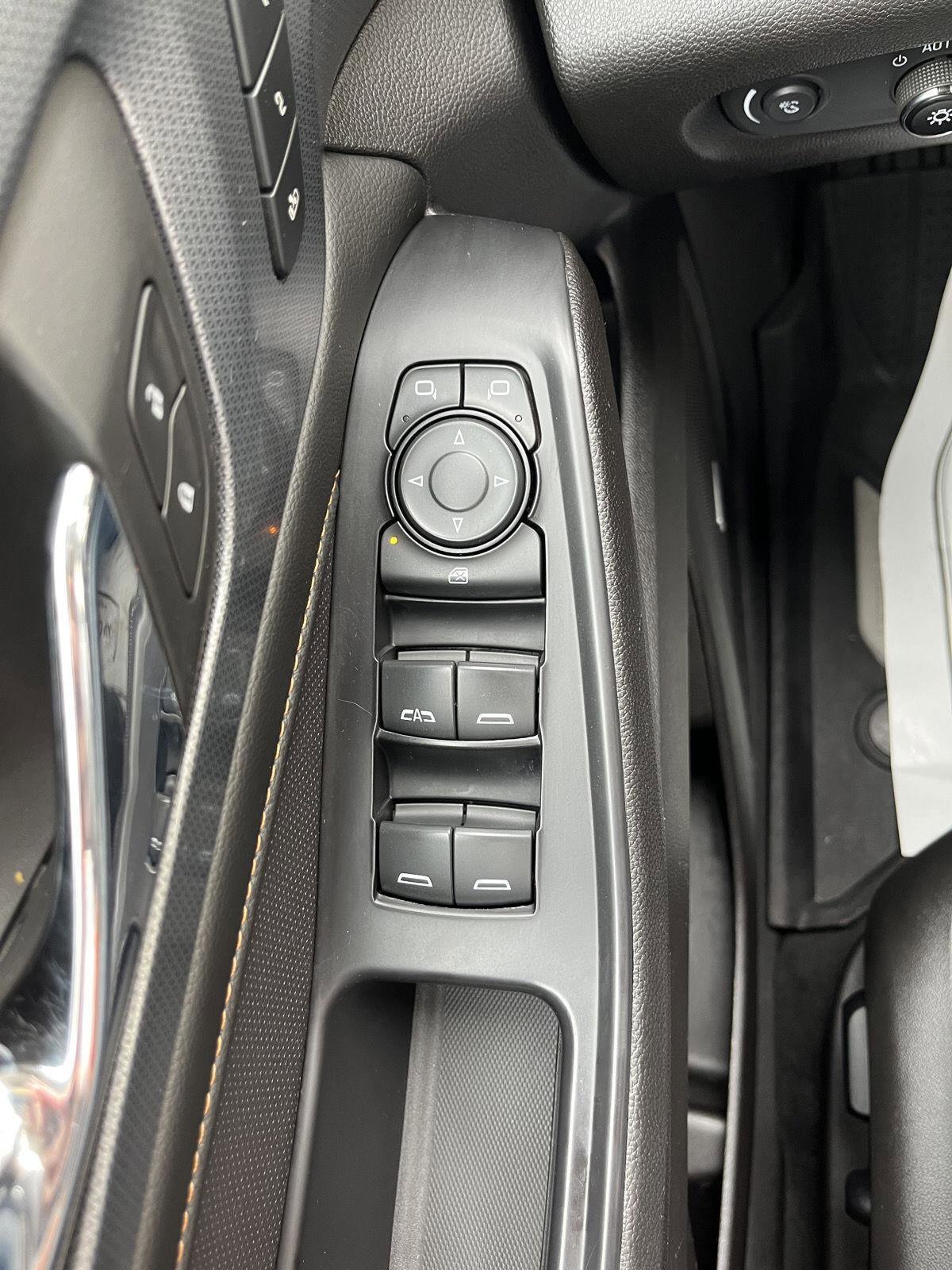 Used 2021 Chevrolet Traverse Premier w/ Redline Edition AWD/4WD image 11