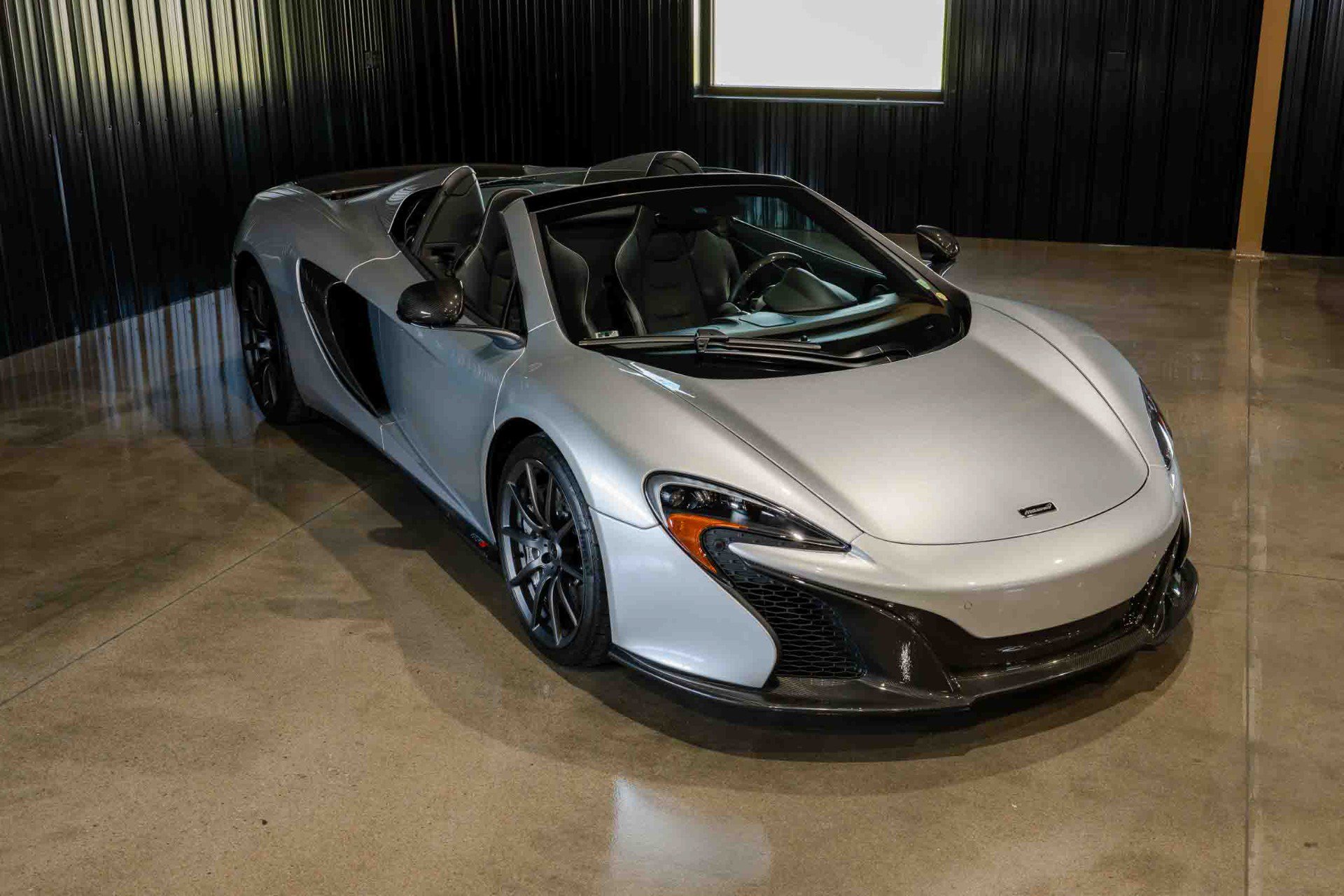 Used 2016 McLaren 650S Spider RWD image 9