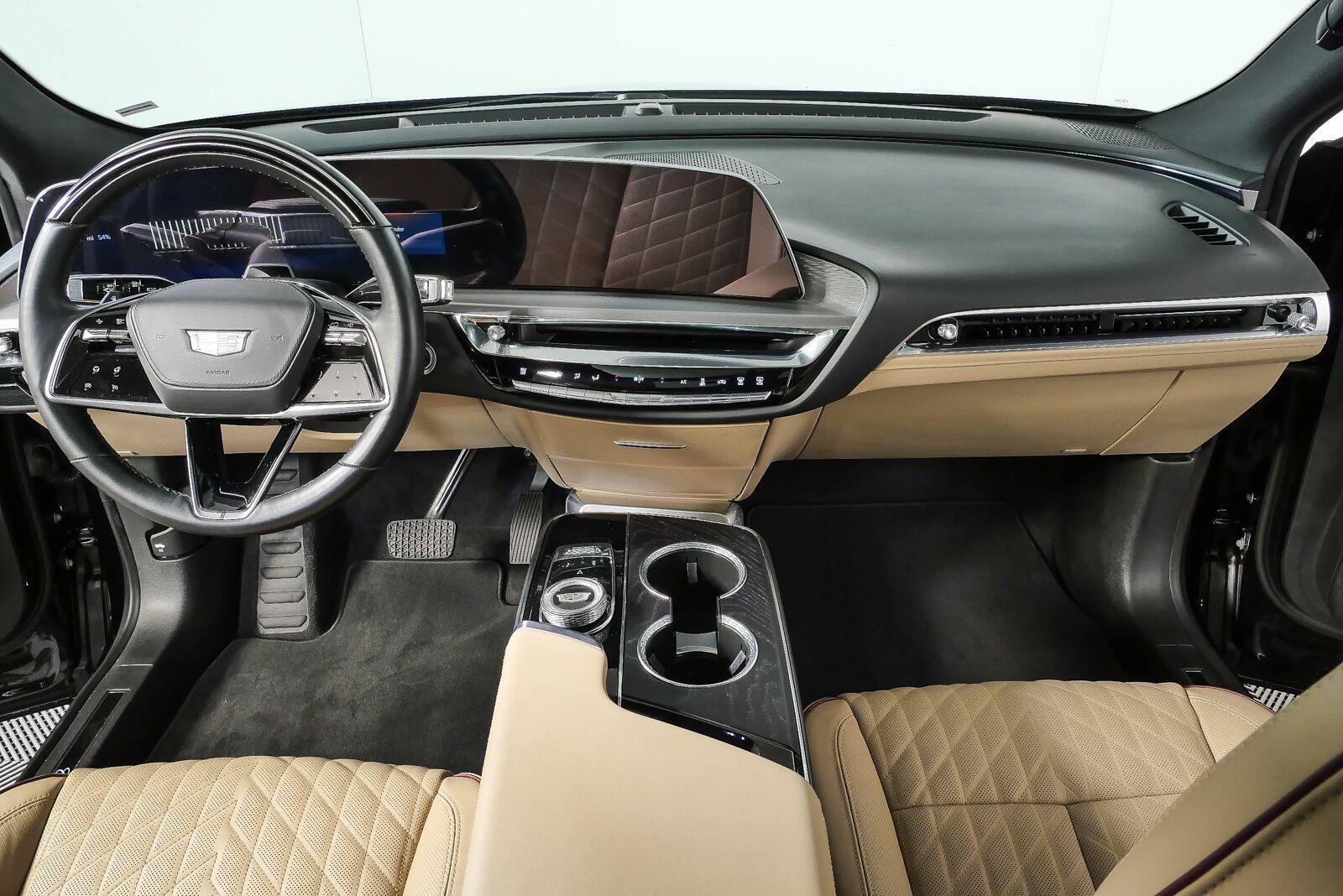Used 2024 Cadillac Lyriq Luxury w/ Nappa Leather Package AWD/4WD image 16