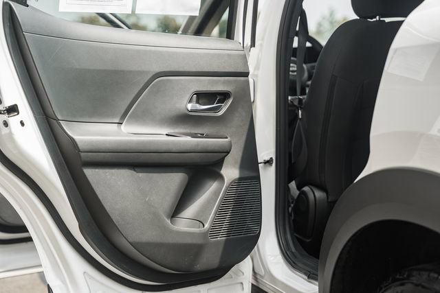 Used 2025 Nissan Kicks SV AWD/4WD image 40