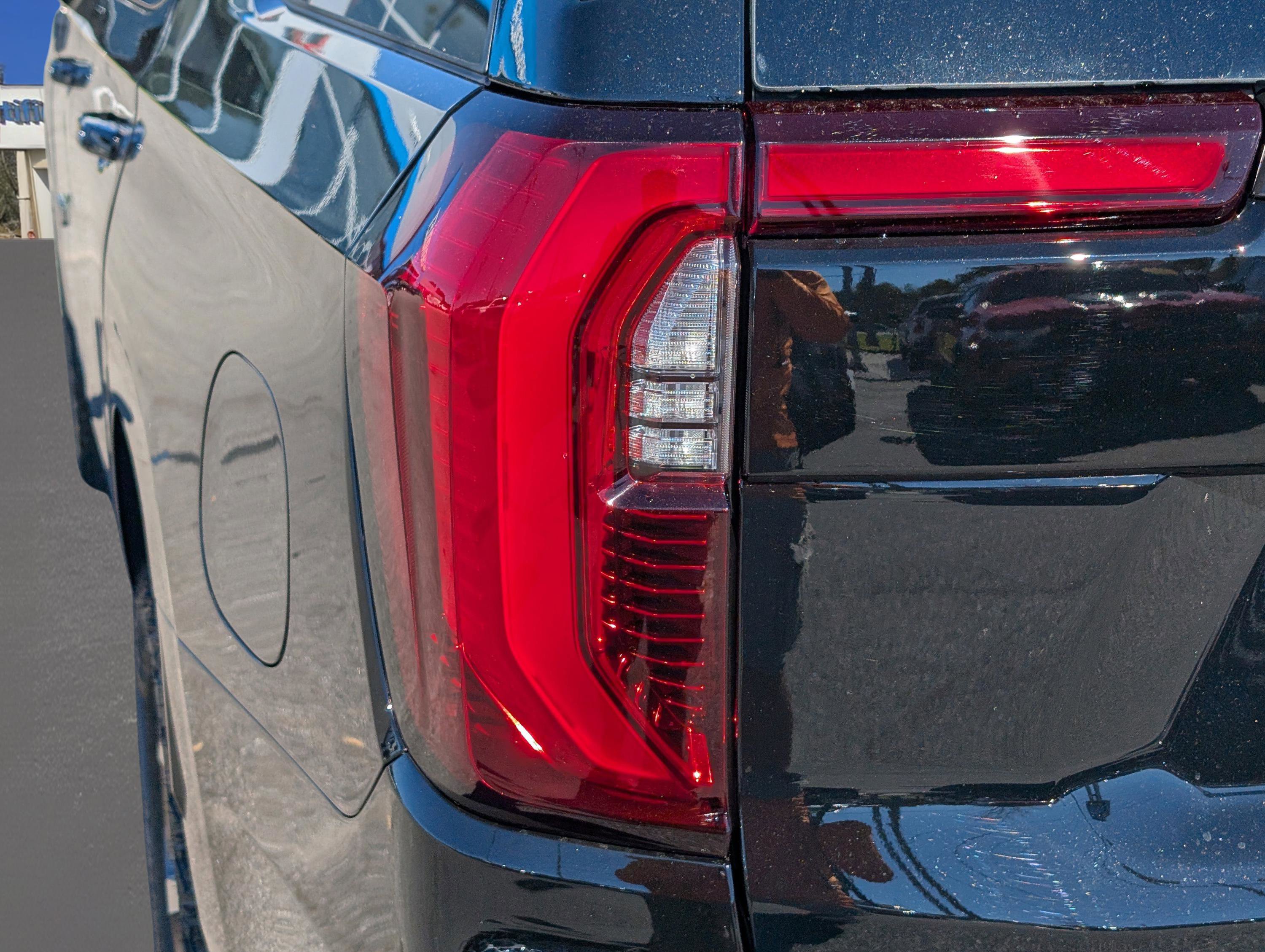 New 2026 GMC Yukon AT4 Ultimate w/ LPO, Floor Liner Package image 11