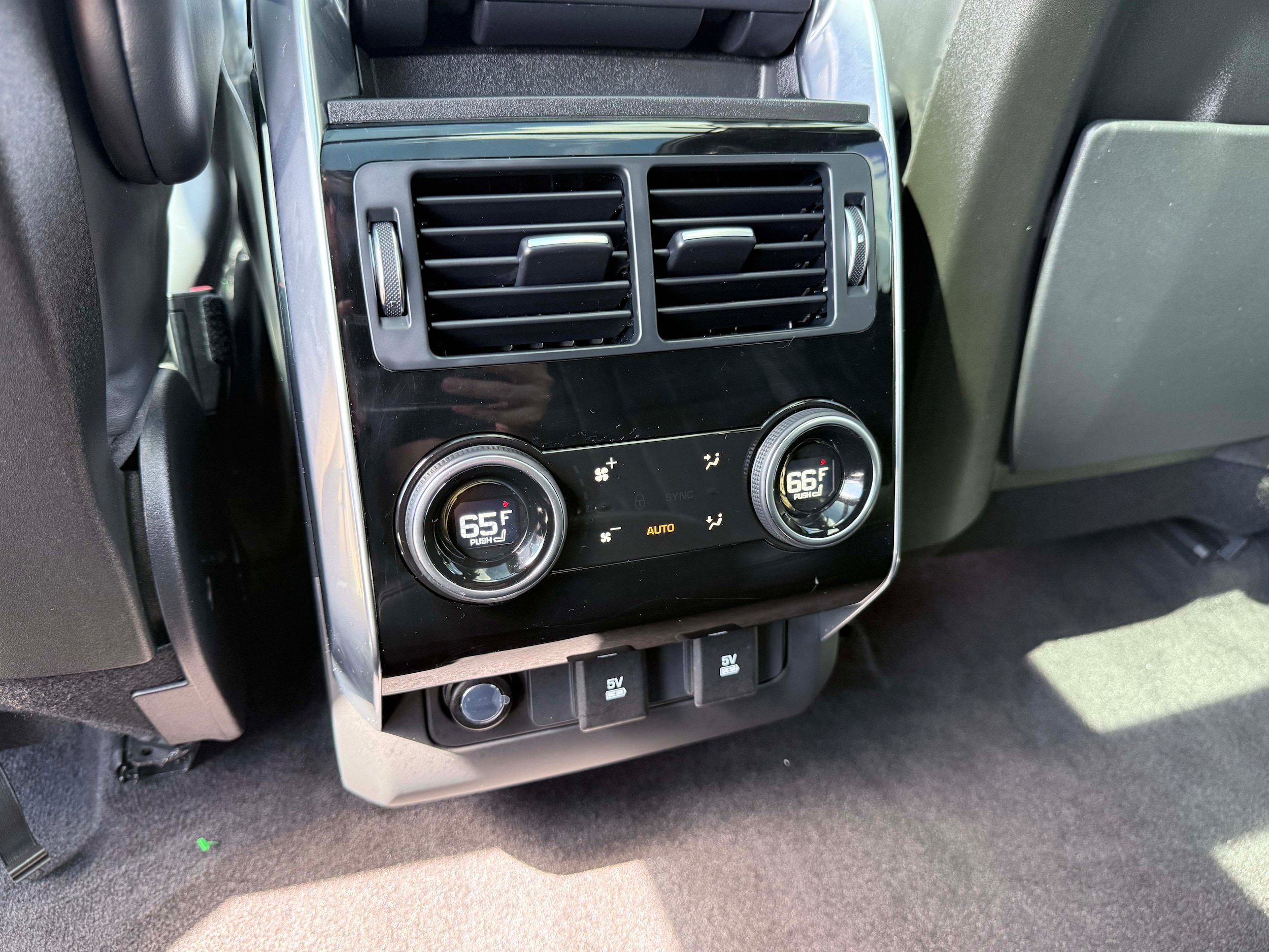 Used 2019 Land Rover Range Rover Sport HSE AWD/4WD image 17