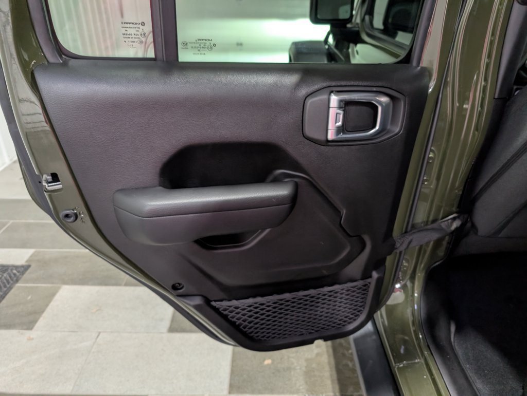 Used 2024 Jeep Wrangler Unlimited AWD/4WD image 8