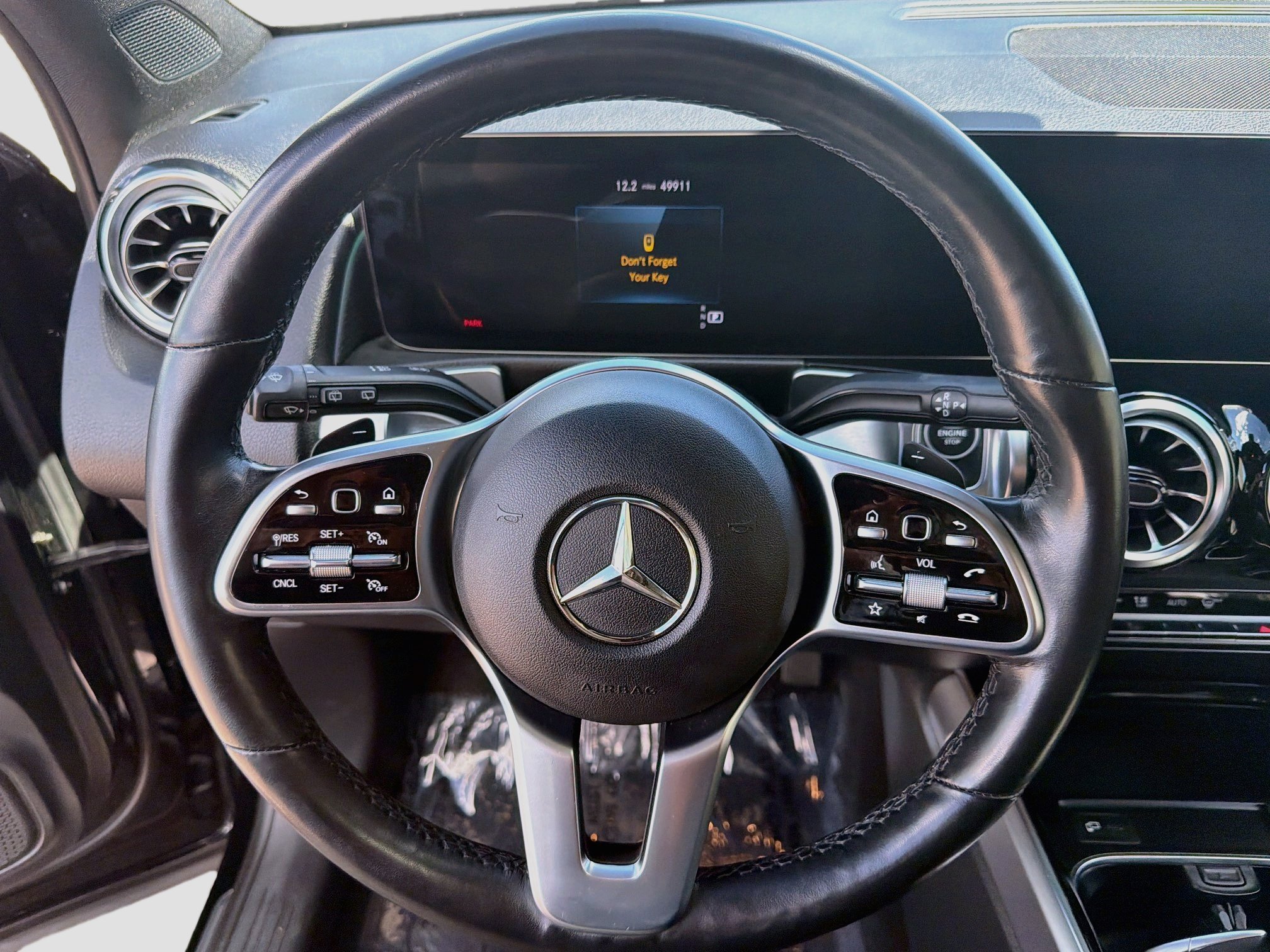 Used 2023 Mercedes-Benz GLB 250 4MATIC w/ Premium Package image 18