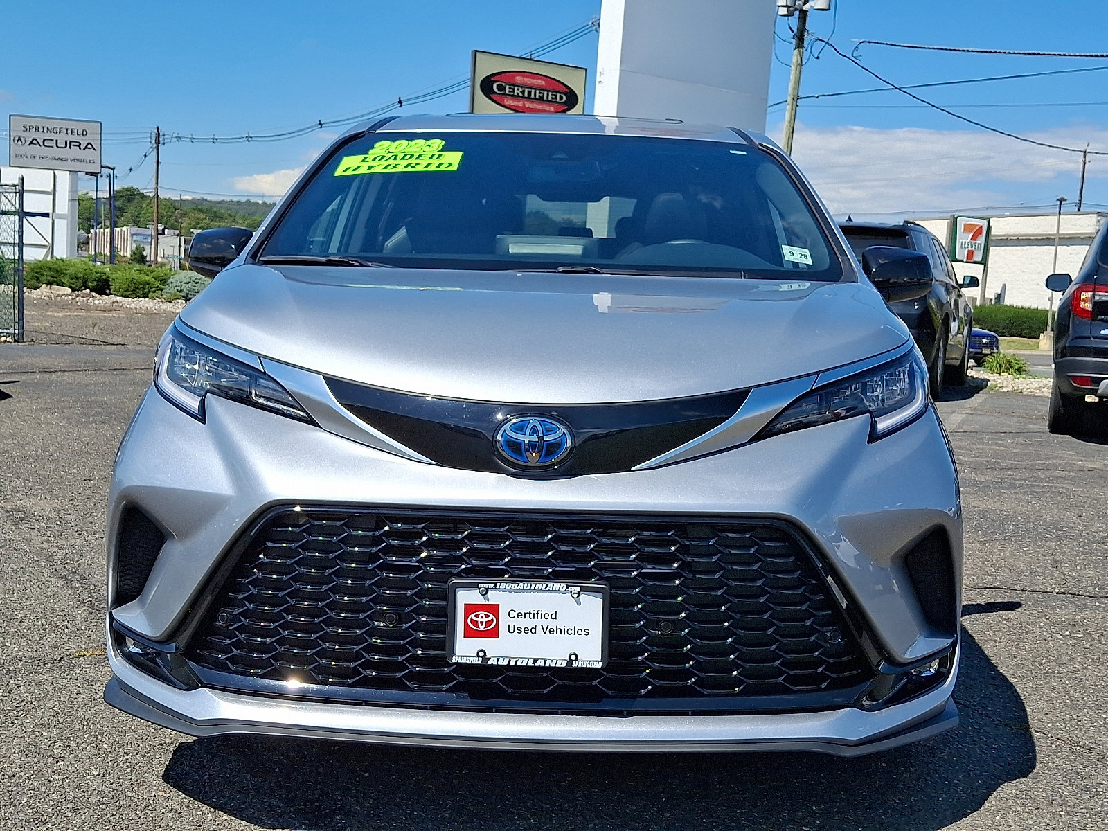 Certified 2023 Toyota Sienna XSE w/ XSE Plus Package image 3