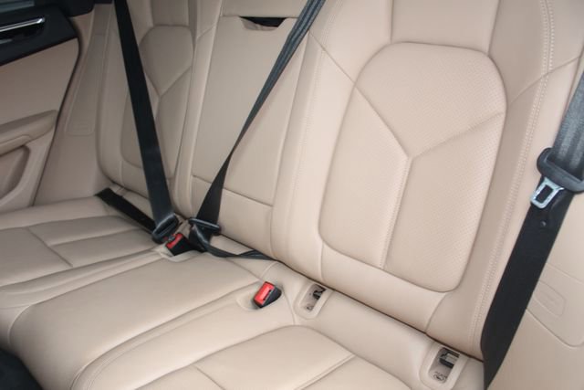 Certified 2023 Porsche Macan Base image 24