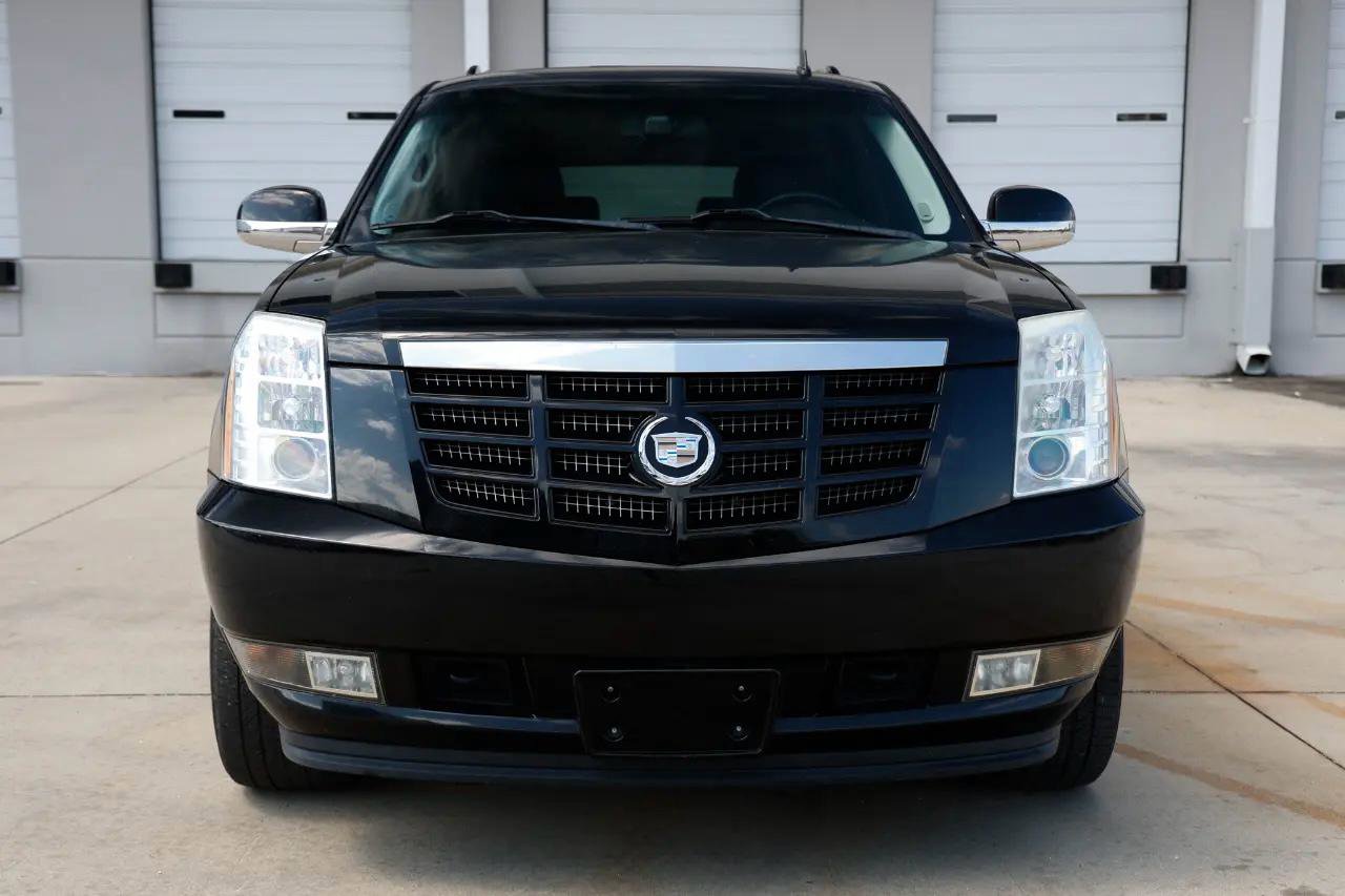 Used 2012 Cadillac Escalade ESV Luxury image 19