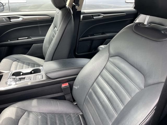 Used 2017 Ford Fusion SE w/ Fusion SE Technology Package FWD image 29