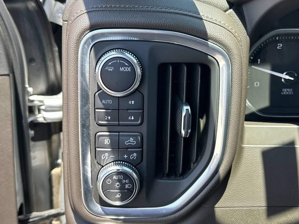 Used 2022 GMC Sierra 3500 Denali AWD/4WD image 18