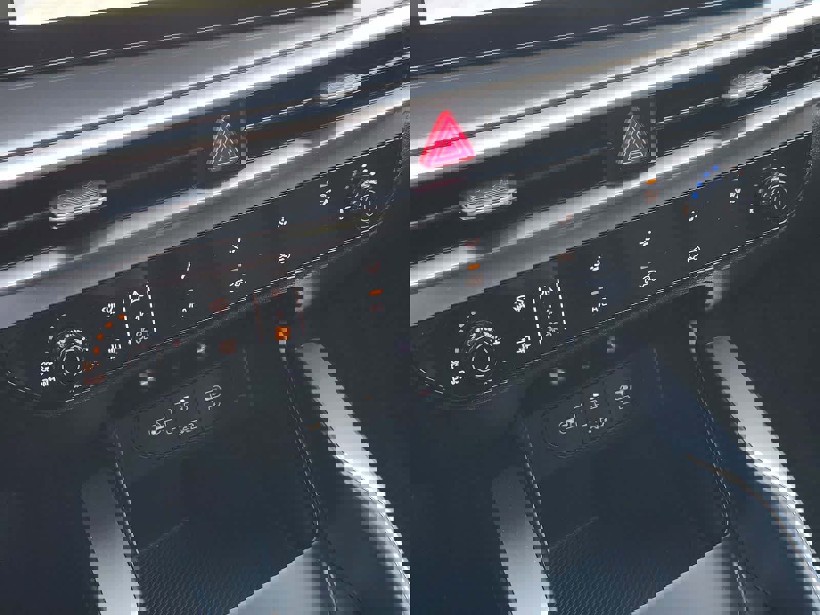 New 2026 Kia Sorento LX FWD image 16