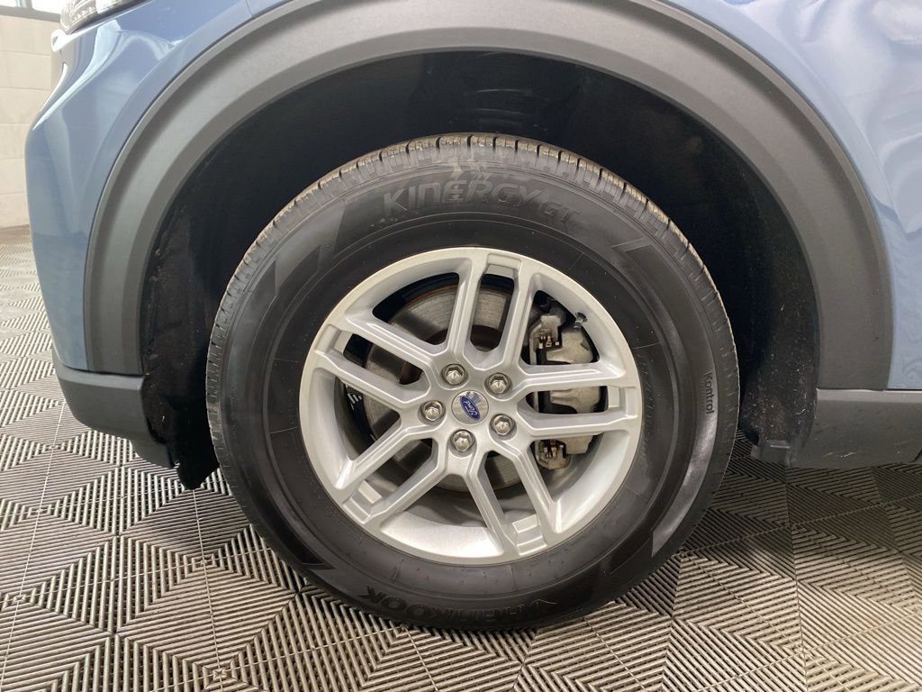 Used 2025 Ford Explorer Active image 10