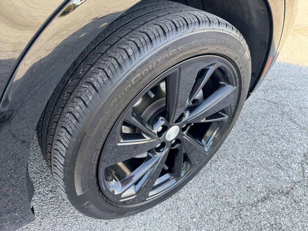 Used 2021 Buick Envision Essence w/ Technology Package I image 9