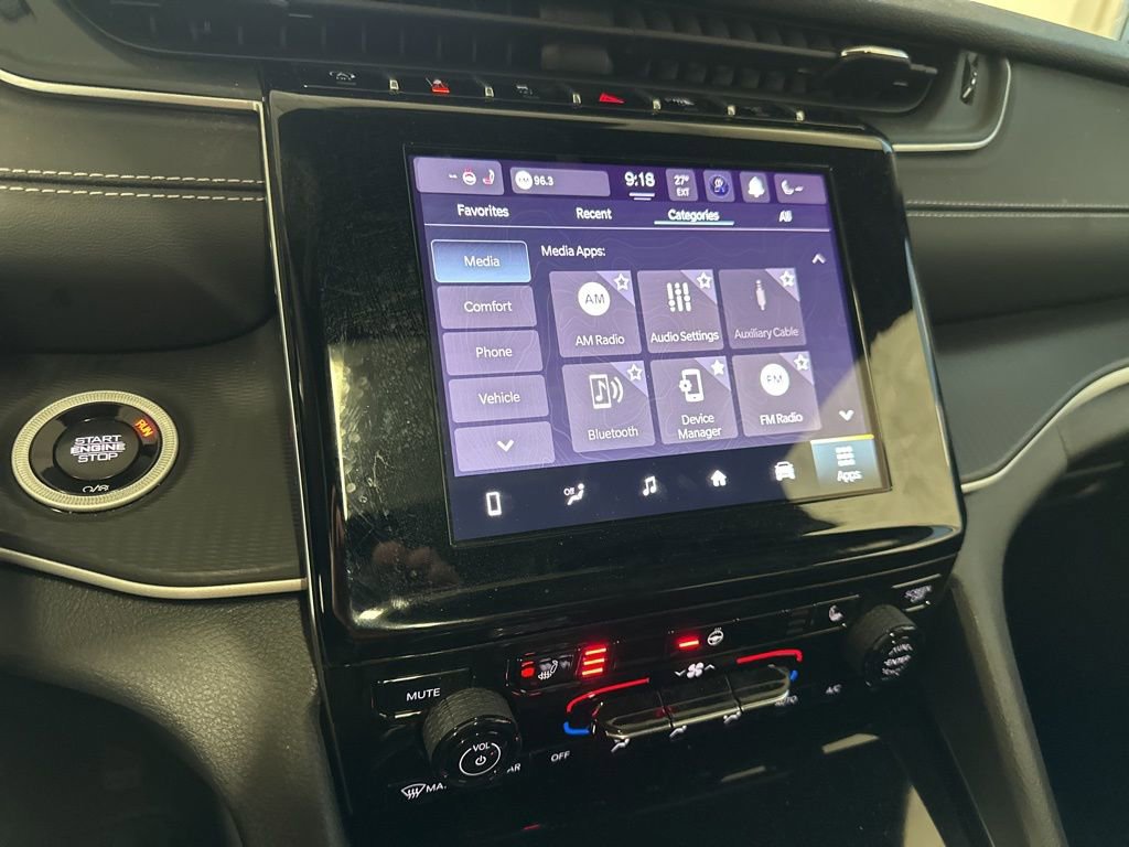 Used 2024 Jeep Grand Cherokee Altitude image 41