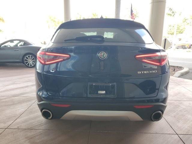 Used 2018 Alfa Romeo Stelvio Ti Sport image 5