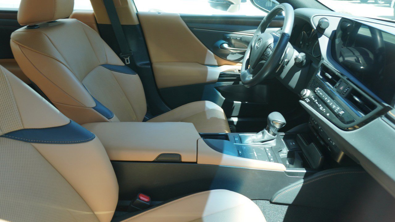 Used 2022 Lexus ES 350 w/ Premium Package image 8