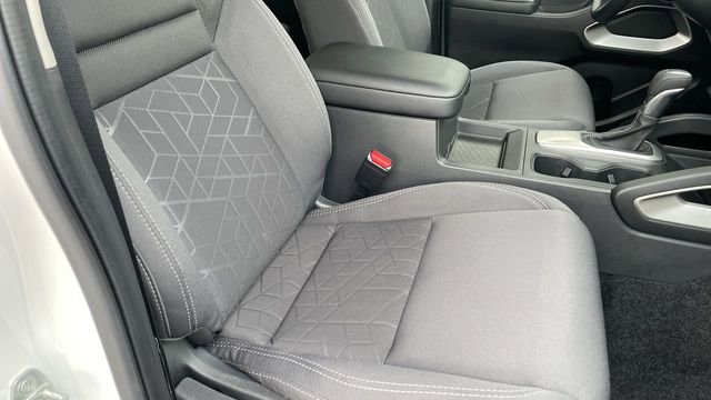 Used 2025 Nissan Frontier SV image 23