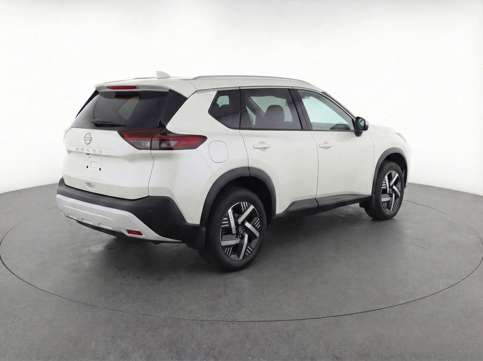 Used 2025 Nissan Kicks SV image 9