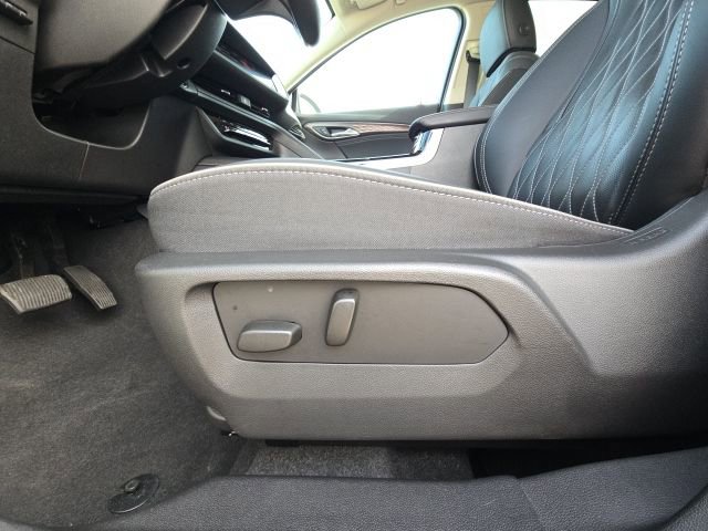 Used 2023 Buick Envision Avenir AWD/4WD image 22