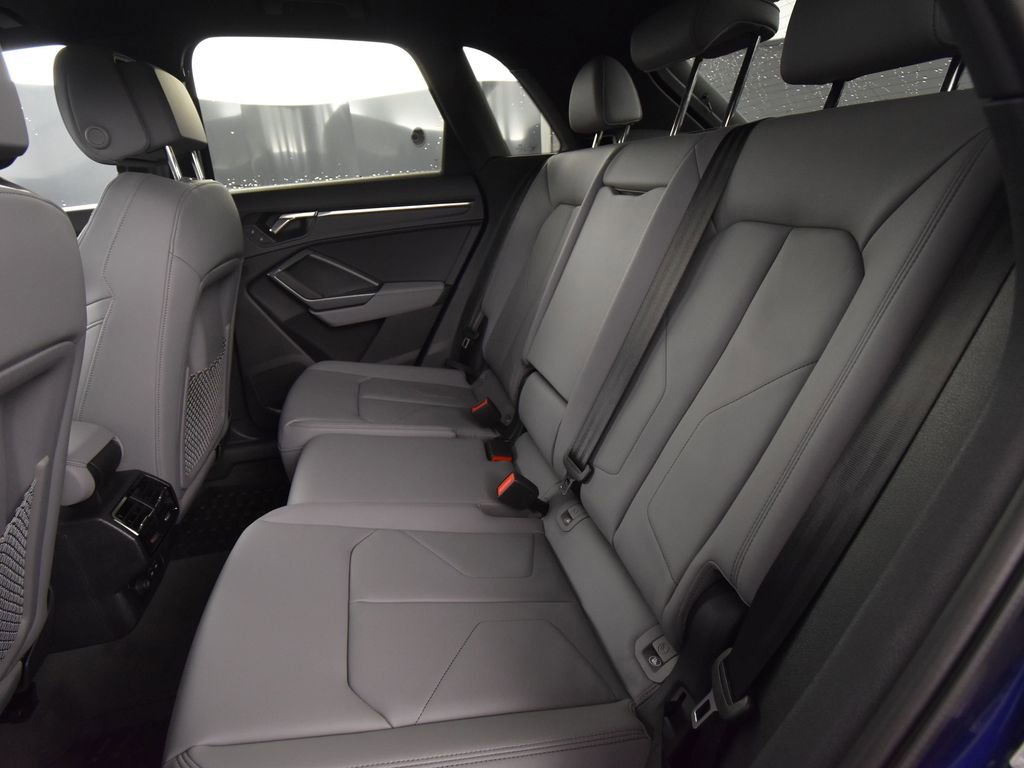 New 2025 Audi Q3 2.0T Premium image 16