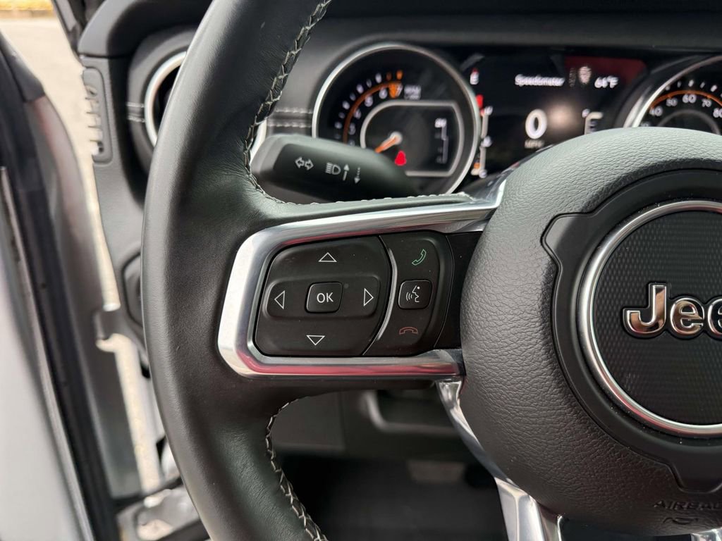 Used 2022 Jeep Wrangler Unlimited Sahara image 17