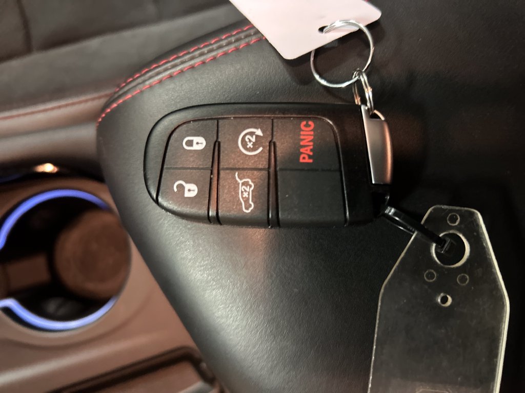 Used 2025 Dodge Durango GT AWD/4WD image 21