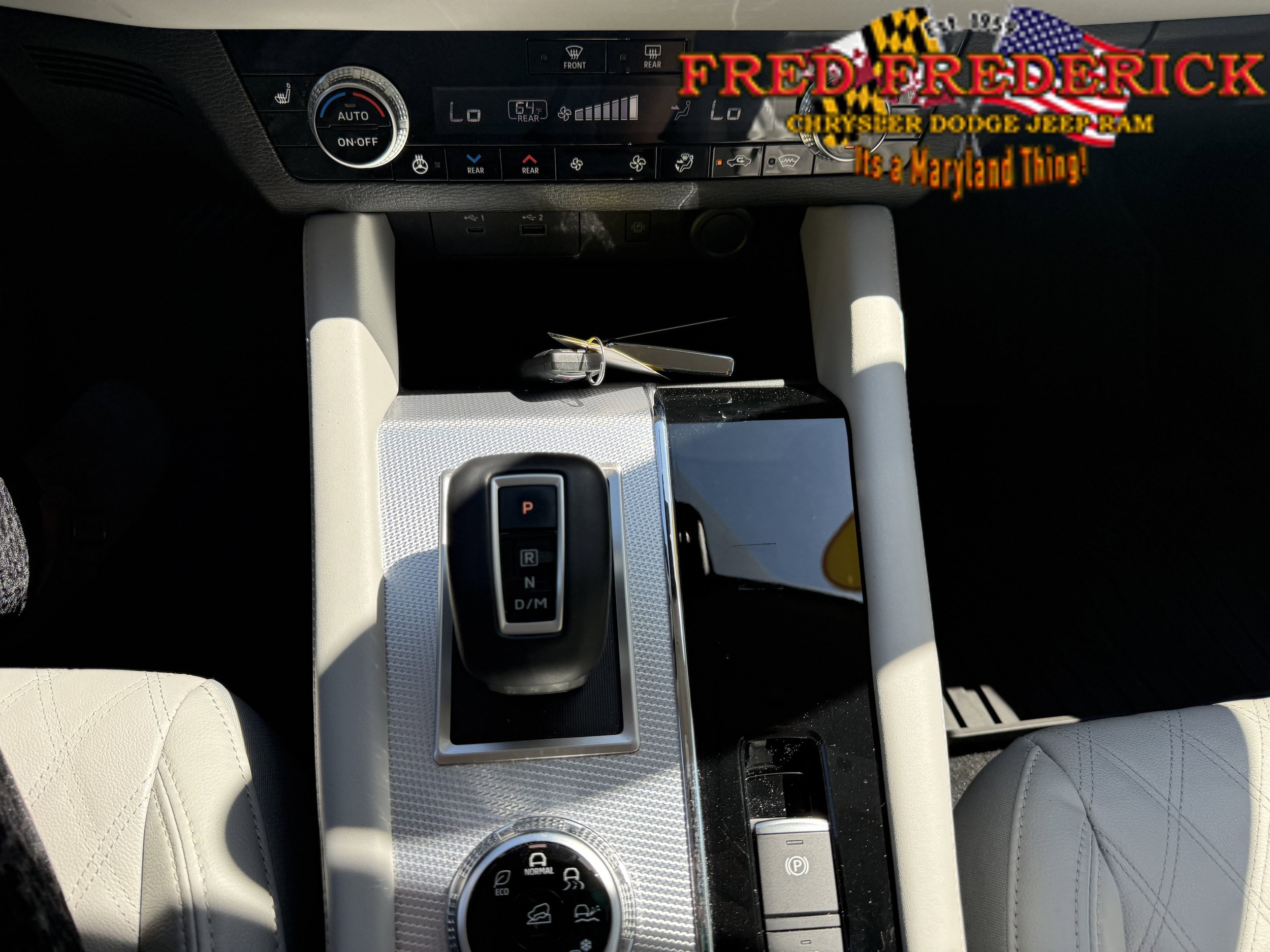 Used 2024 Mitsubishi Outlander SEL AWD/4WD image 14