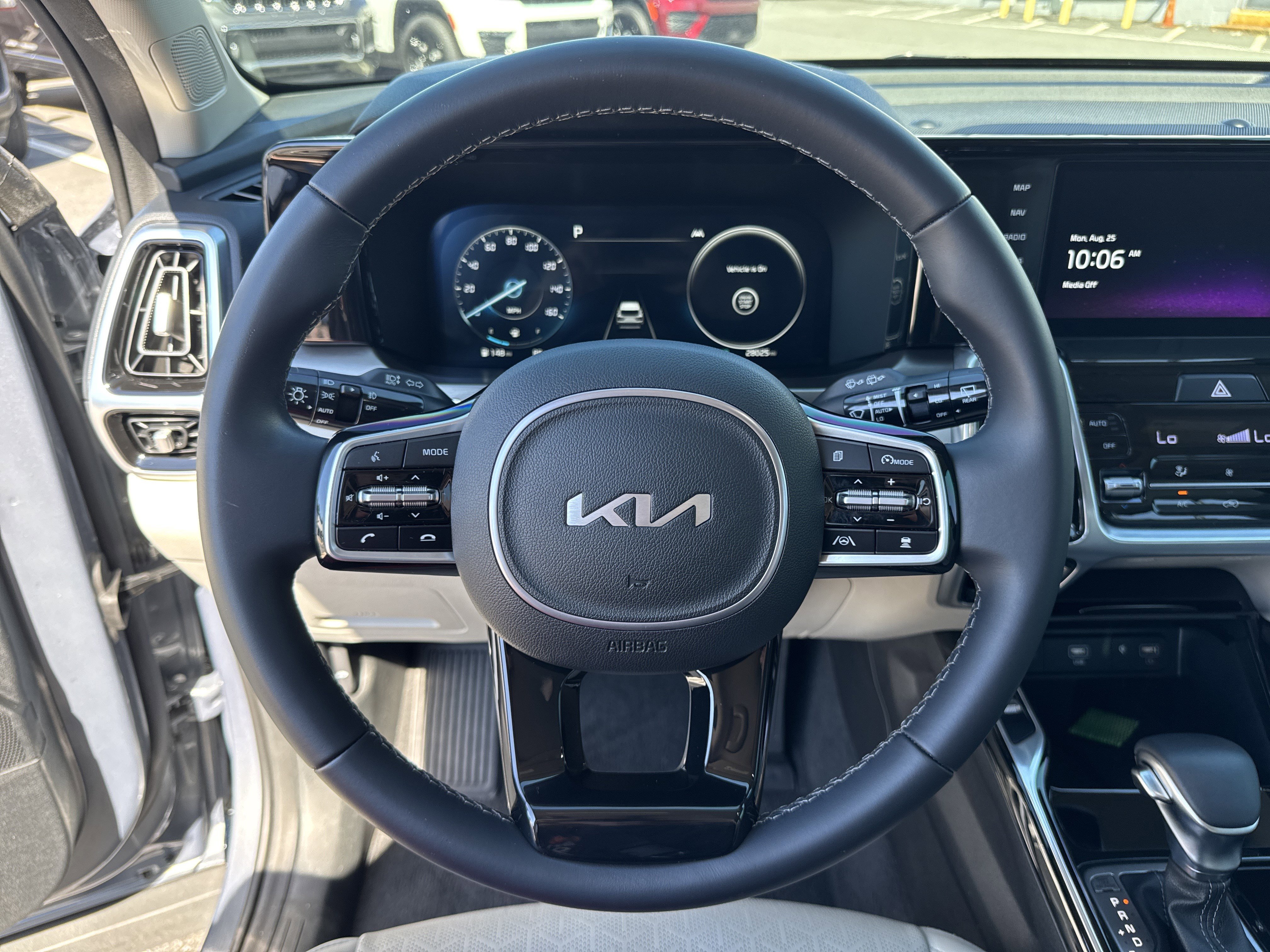 Used 2023 Kia Sorento SX image 29