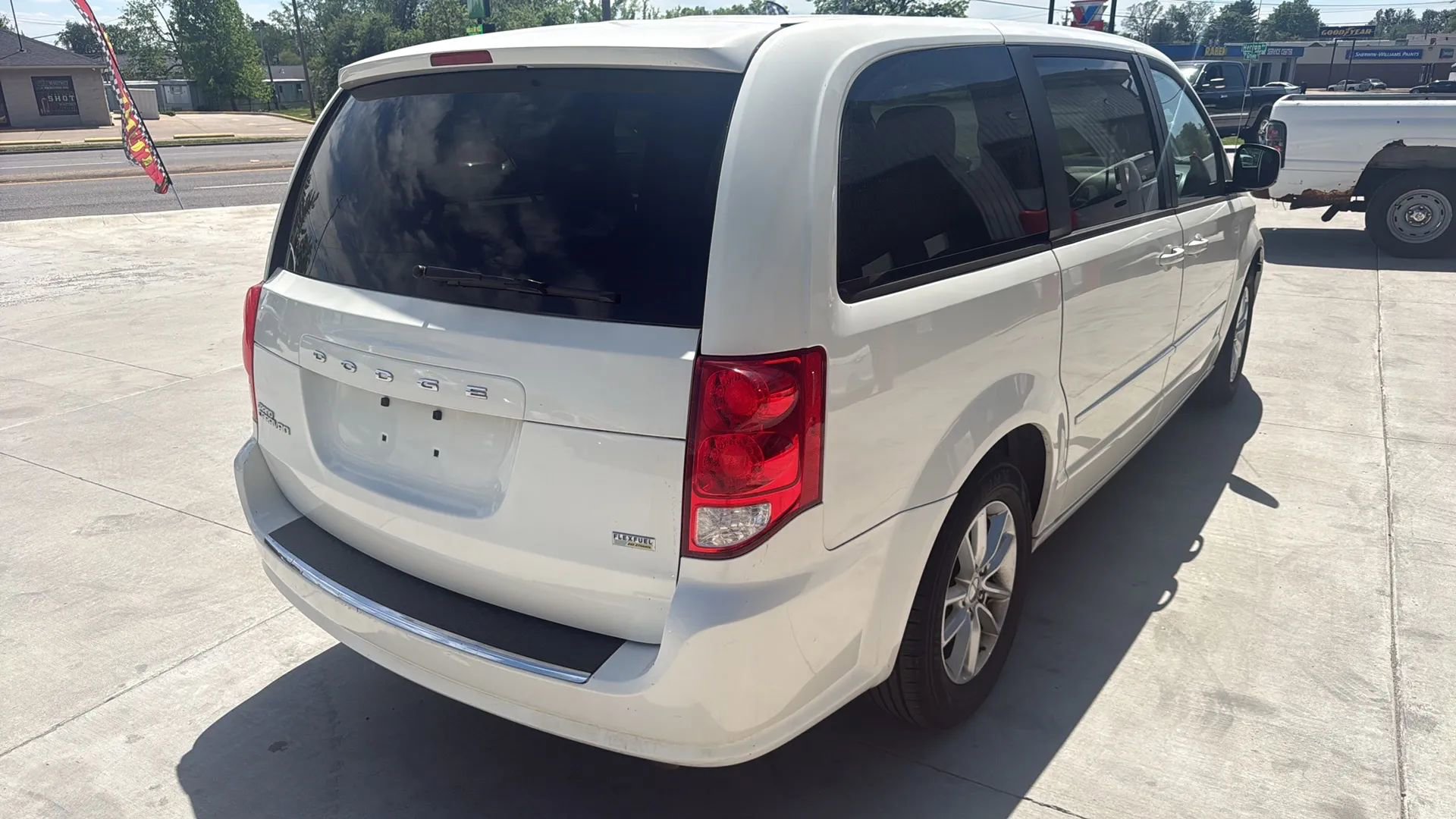 Used 2013 Dodge Grand Caravan SXT FWD image 4
