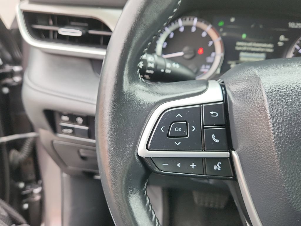 Used 2024 Toyota Highlander XLE AWD/4WD image 21