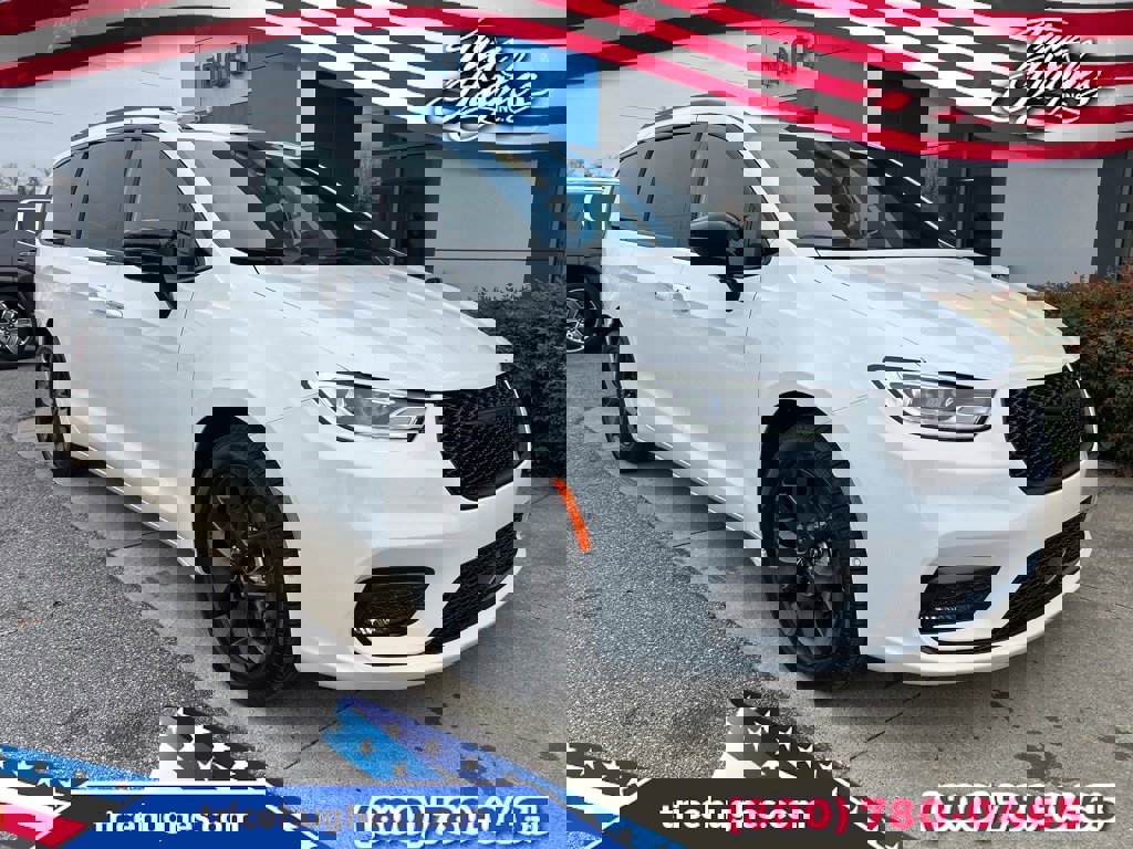 New 2026 Chrysler Pacifica Limited w/ S Appearance Package