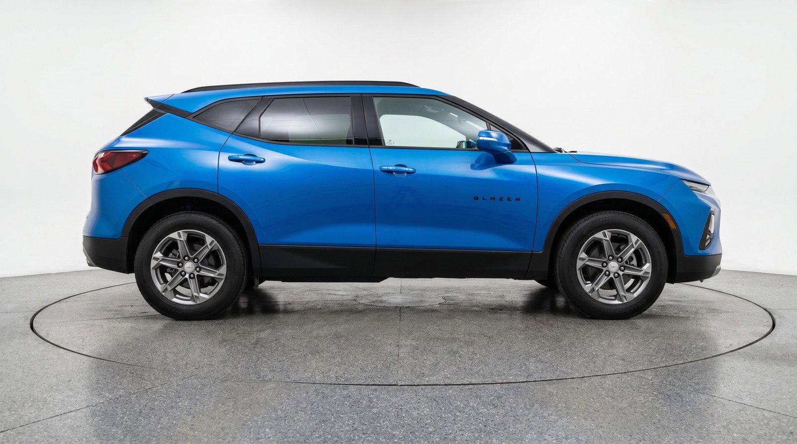 Used 2025 Chevrolet Blazer LT FWD image 11