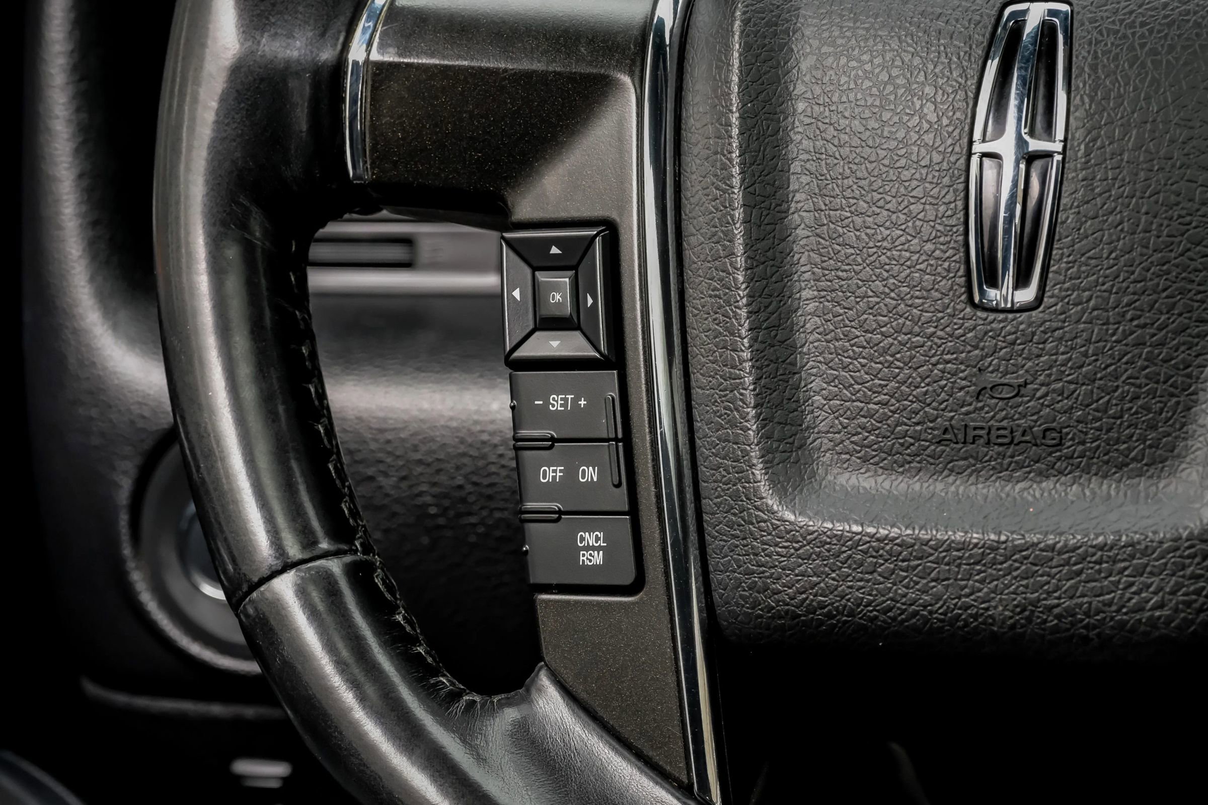 Used 2015 Lincoln Navigator 2WD image 20