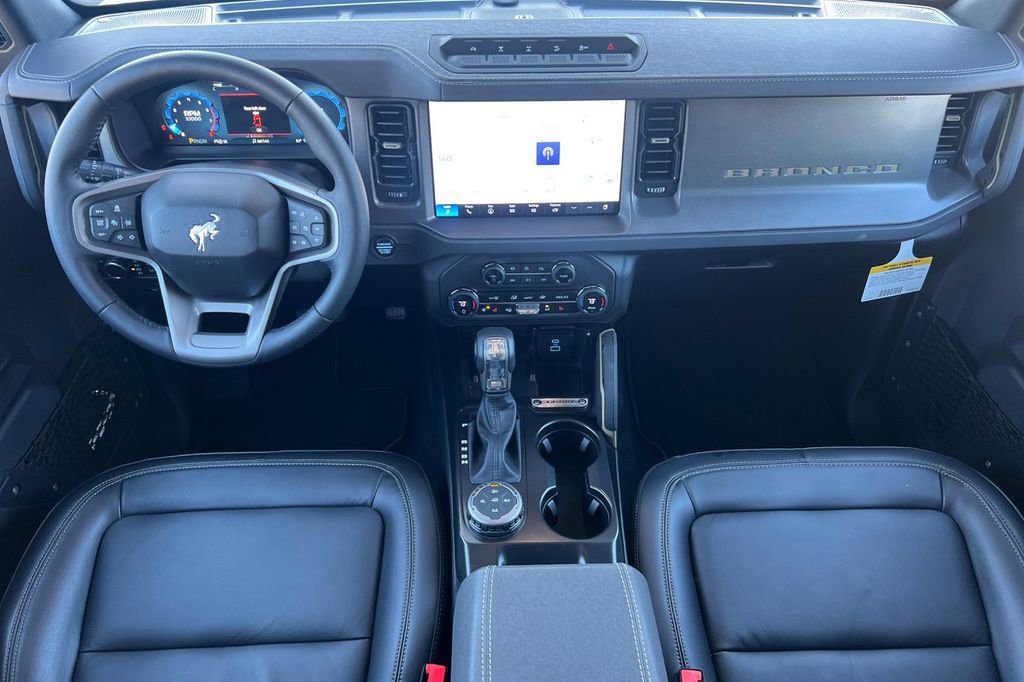 Used 2025 Ford Bronco Badlands image 14