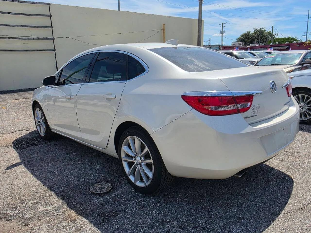 Used 2015 Buick Verano FWD image 4