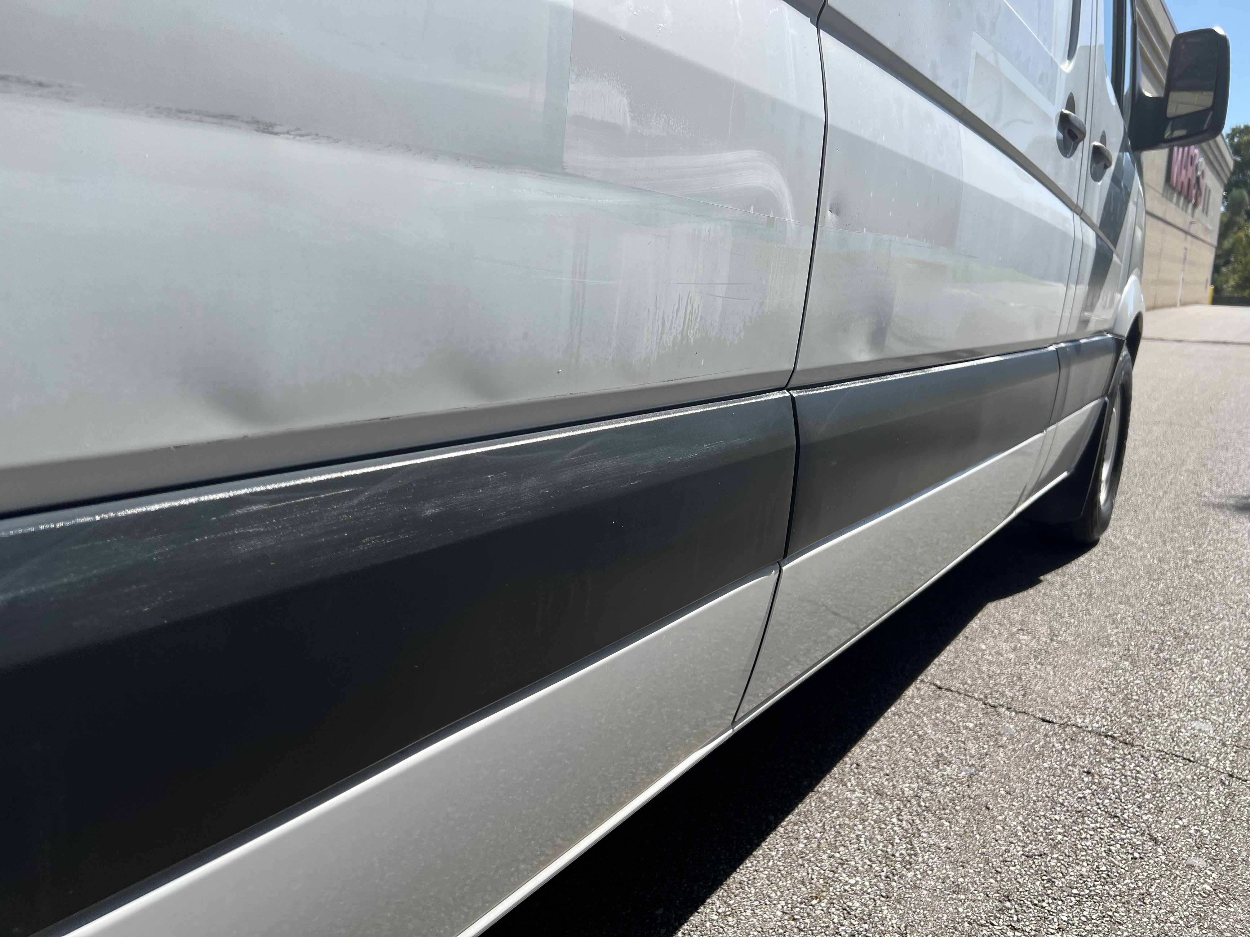 Used 2016 Mercedes-Benz Sprinter 2500 image 33