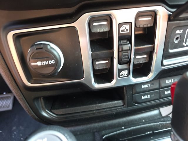 Used 2024 Jeep Wrangler Unlimited Sport AWD/4WD image 10