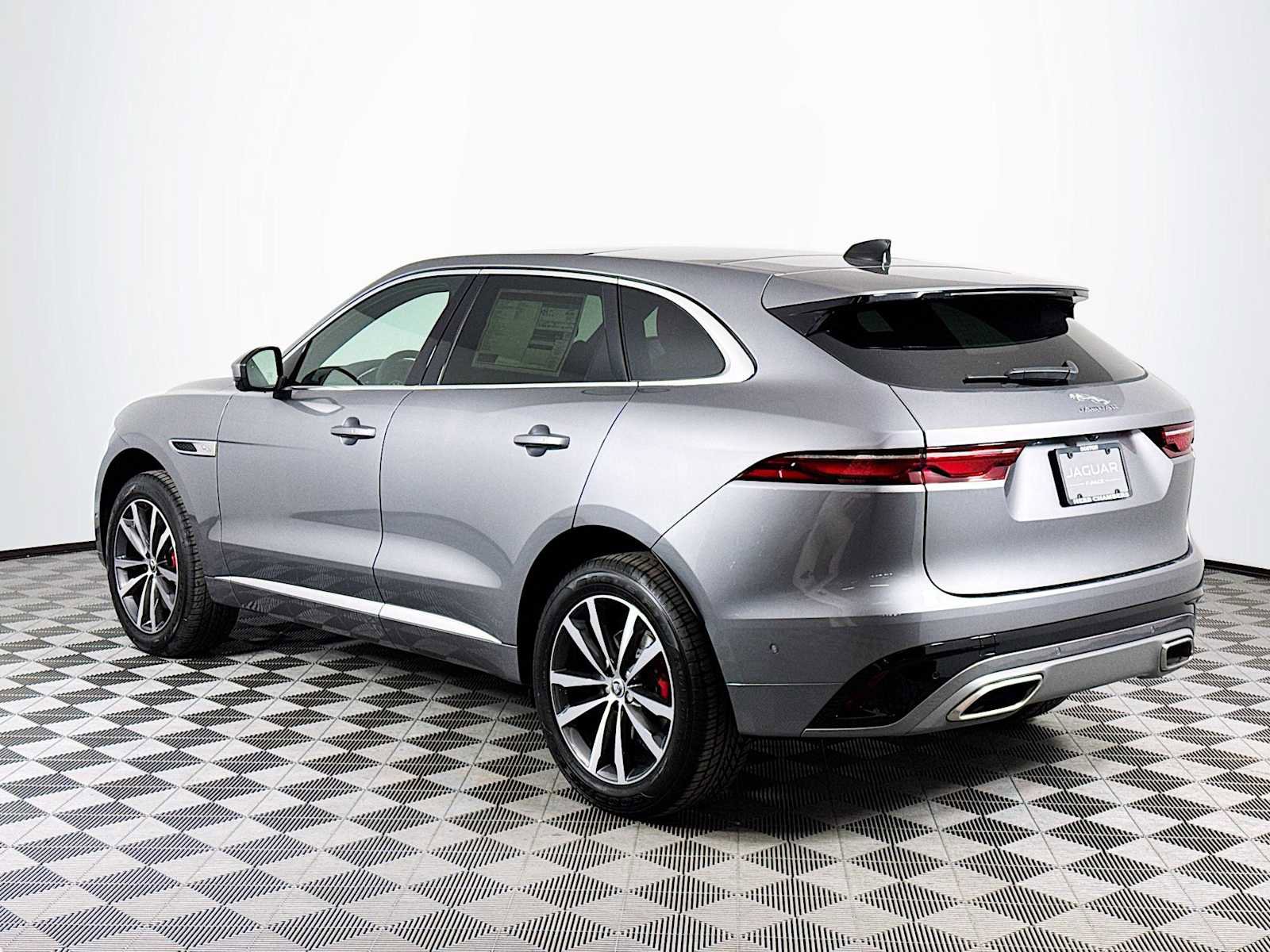 New 2025 Jaguar F-PACE R-Dynamic S image 7