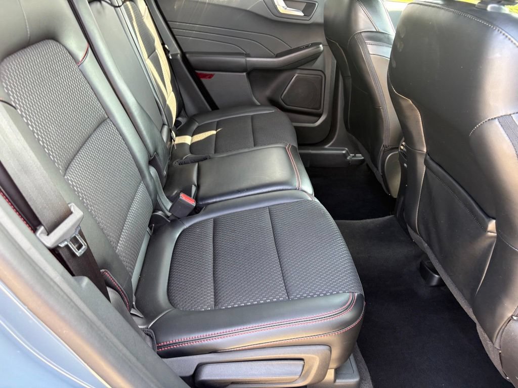 Used 2023 Ford Escape ST-Line Select AWD/4WD image 34