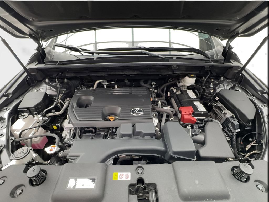 Used 2024 Lexus NX 250 FWD w/ Towing Package (2000 Lbs) image 17