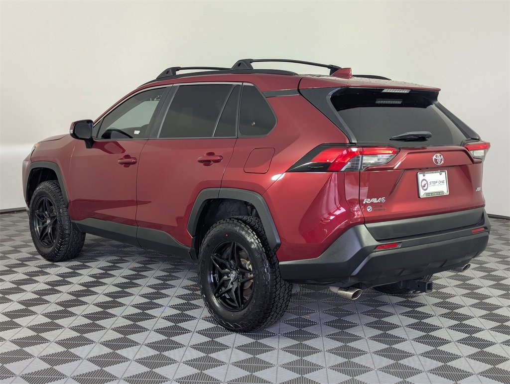 Used 2019 Toyota RAV4 XLE image 7