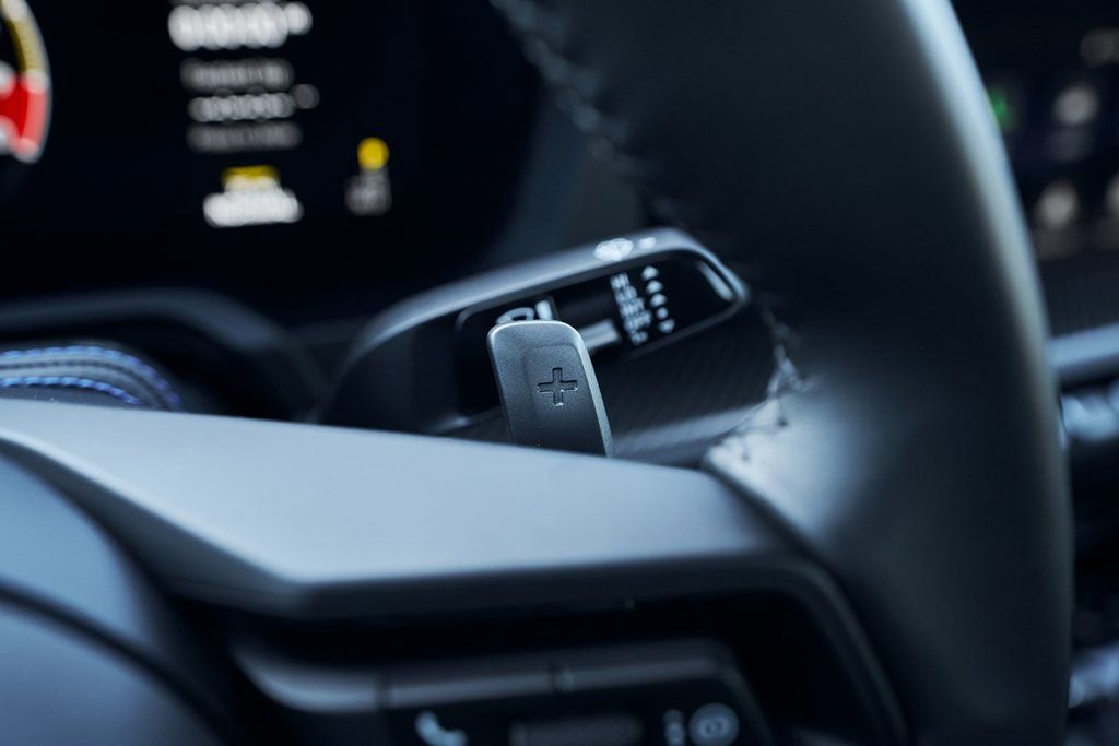 Used 2026 Porsche 911 GT3 w/ Weissach Package RWD image 59