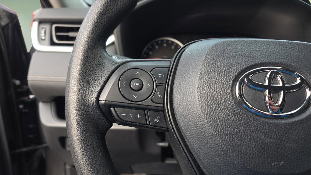 Used 2022 Toyota RAV4 XLE image 19