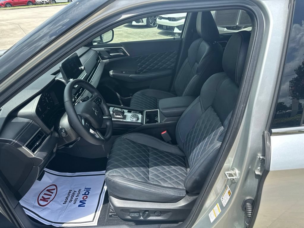 Used 2024 Mitsubishi Outlander SEL FWD image 16