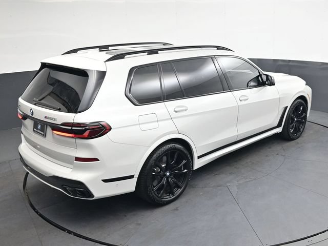 Used 2025 BMW X7 M60i AWD/4WD image 35