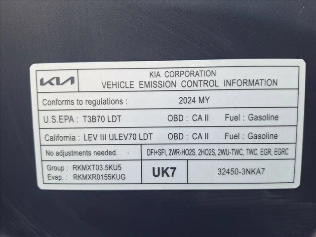 Used 2024 Kia Carnival LX FWD image 22