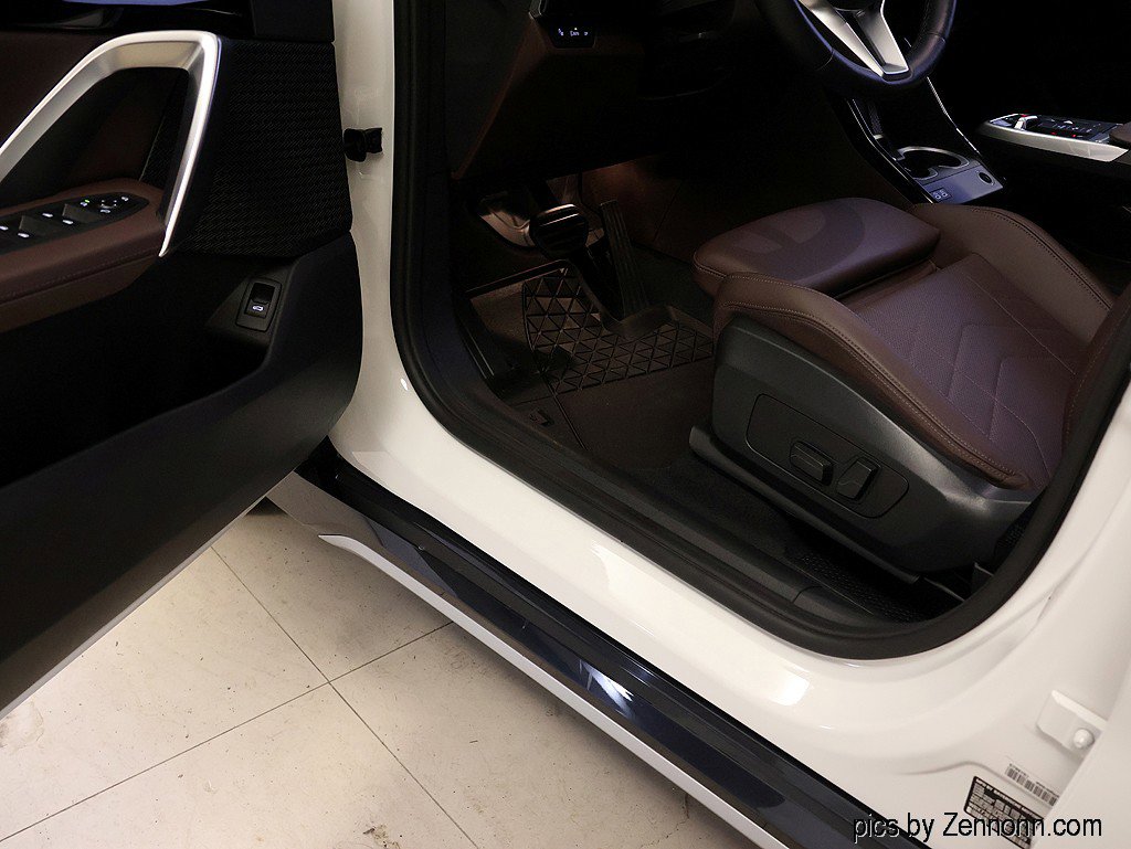 Certified 2025 BMW X1 xDrive28i w/ Technology Package image 28