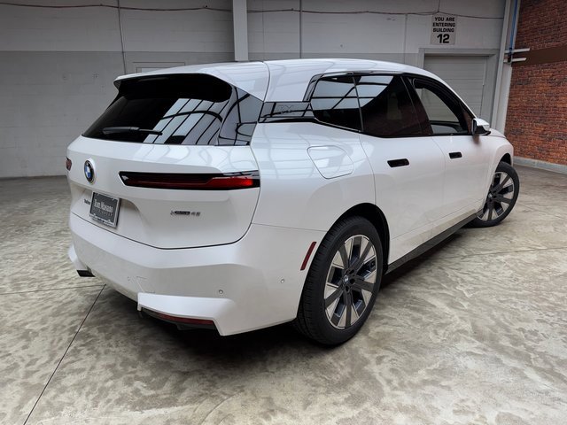 Used 2026 BMW iX xDrive45 image 5