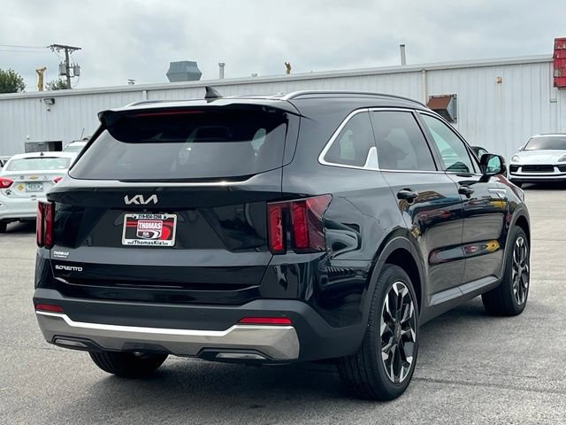 Certified 2025 Kia Sorento EX FWD image 14
